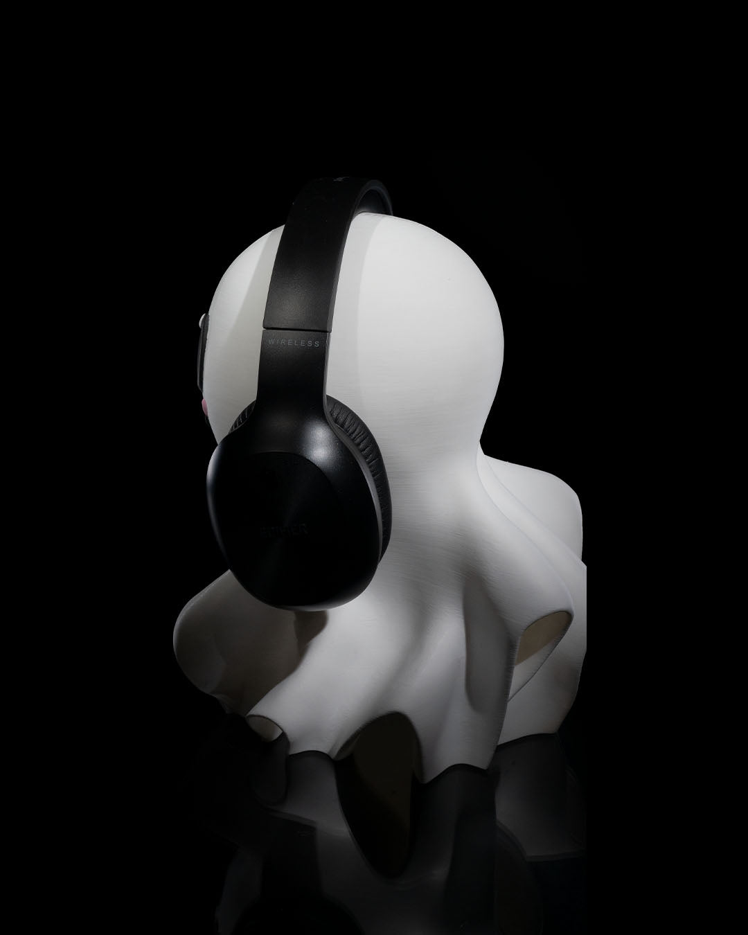 Gentle Ghost Headphone Holder